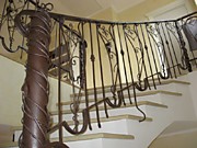 Кованная лестница на второй этаж
